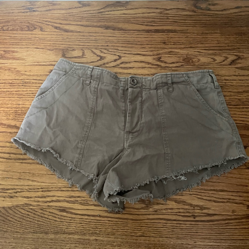 White Crow sz 29 Frayed Khaki Shorts